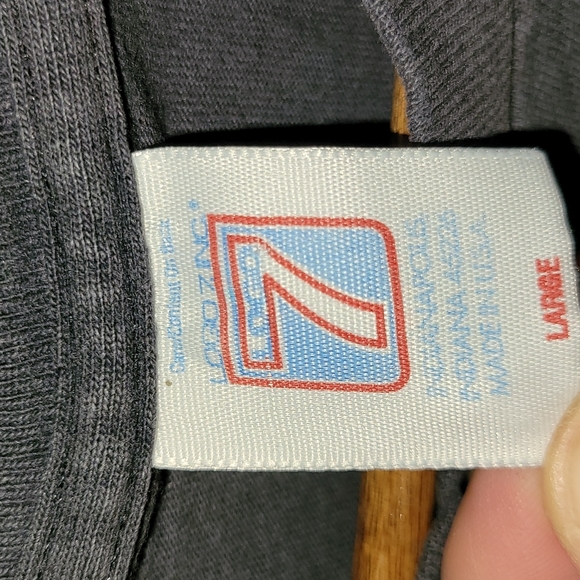 Vintage. Made in USA. Philadelphia 76ers. T shirt. Single stitch. Size Large. - Picture 4 of 11